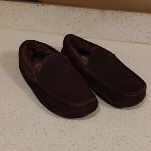 UGG SLIPPERS Size 8 Men